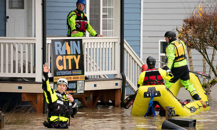 Rains trigger widespread flooding,  evacuations in Pacific Northwest